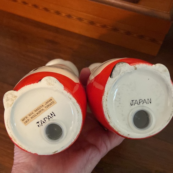 Vintage Salt and Pepper shakers - Picture 4 of 5